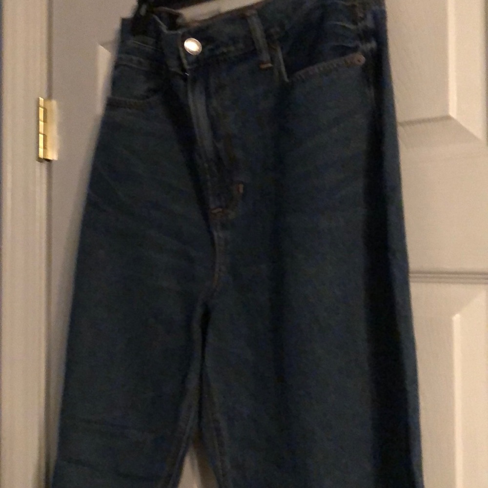 Like new - mom jean capris with cuffed bottoms
